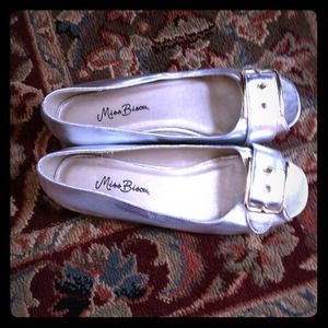 Miss Bison flats(size 9)