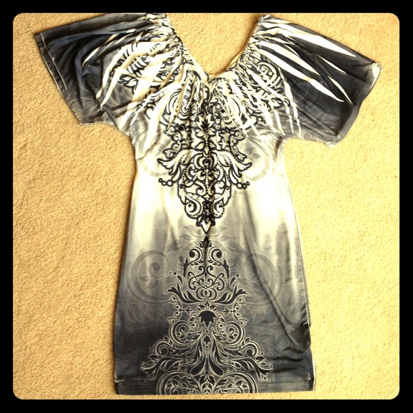 NWOT- Chic little dress