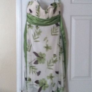 Summer dress perfect for attending summer weddings