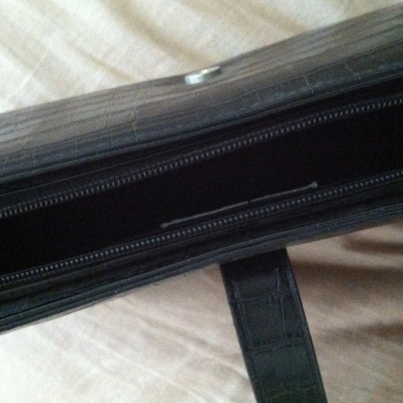 Brand new coldwater creek handbag . - Picture 3 of 3