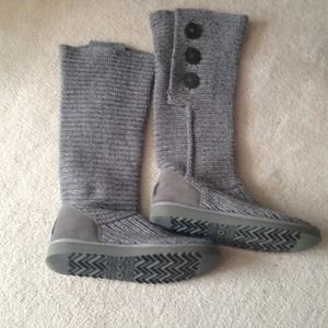 Grey knit uggs