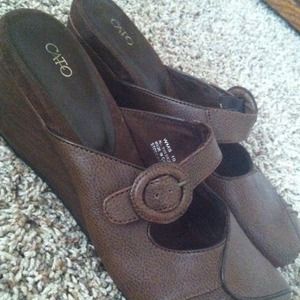 Close toe brown wedges