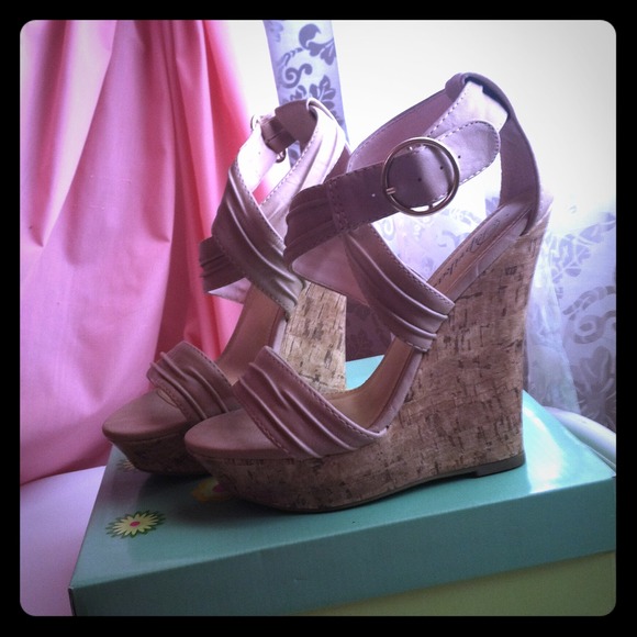 Beautiful pale pink wedges