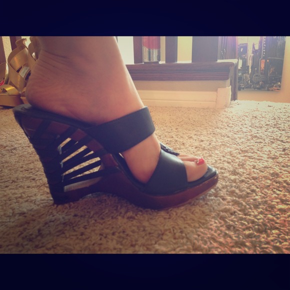 Leather High" Wedge Double Strap Sandal Wooden