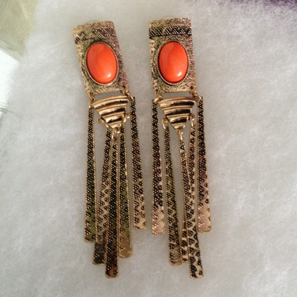 📌SOLD📌gold with orange stone earrings