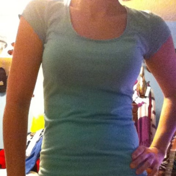 Turquoise colored tee - Picture 2 of 4