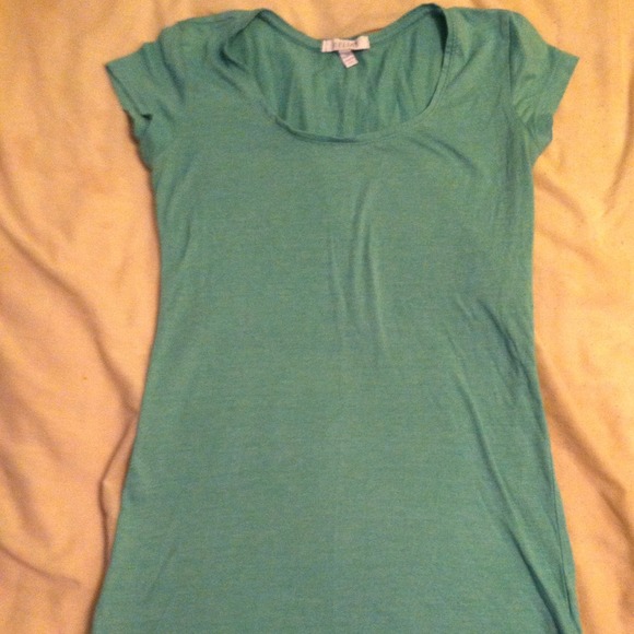 Turquoise colored tee - Picture 4 of 4