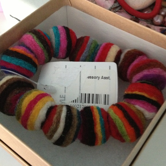 Beautiful bracelet! Made with cotton! - Picture 1 of 3