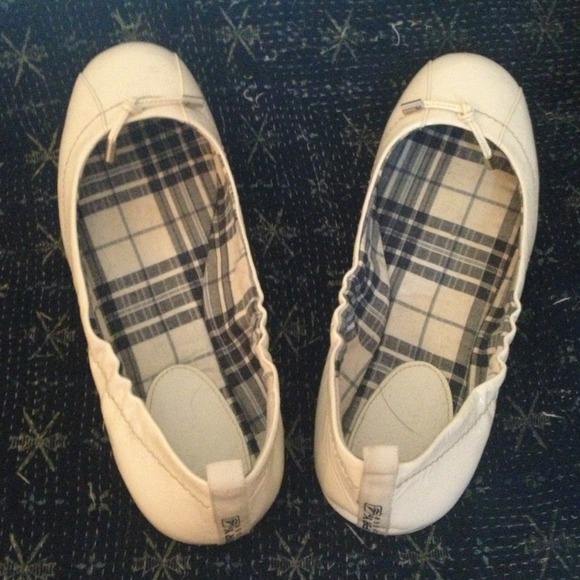 ❌ SOLD❌ Sperry Topsider flats white