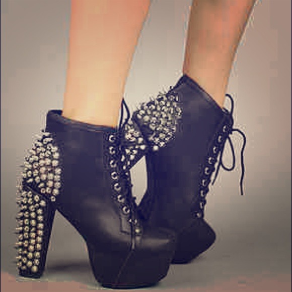 🚫SOLD🚫🌟new Jeffrey Campbell Spiked Litas 7.5