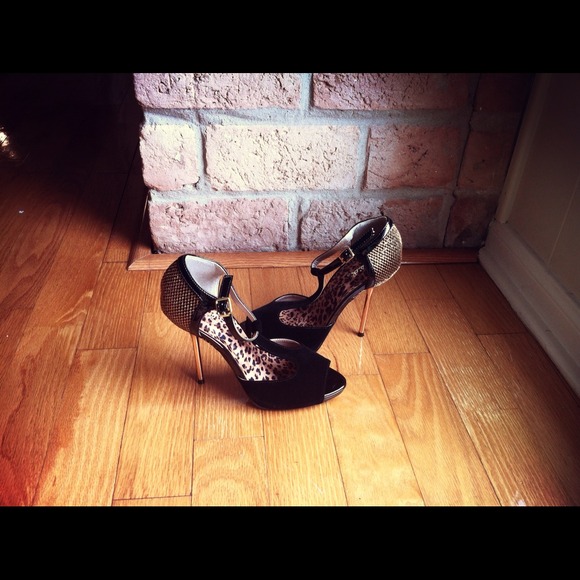 S O L D - Picture 4 of 4