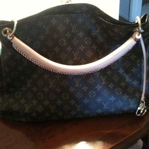 Artsy MM LV Bag LARGE 🌺🌺🌺 Like New!