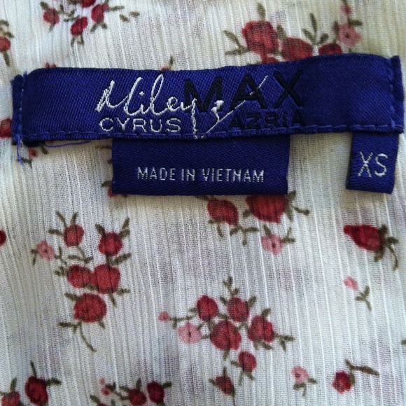 Sheer Floral Top - Picture 2 of 2