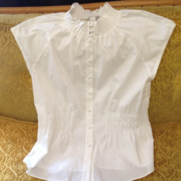 White Kenneth Cole sleeveless fitted shirt
