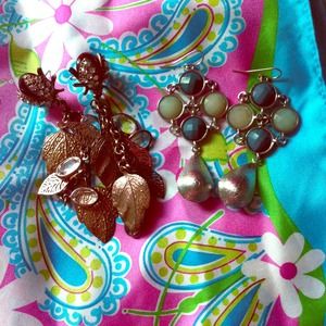 Bundle- 2 earrings and scarf