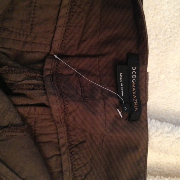 Green capris - Picture 3 of 3