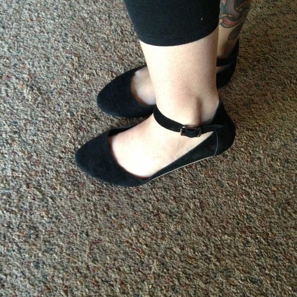 Black strap flats