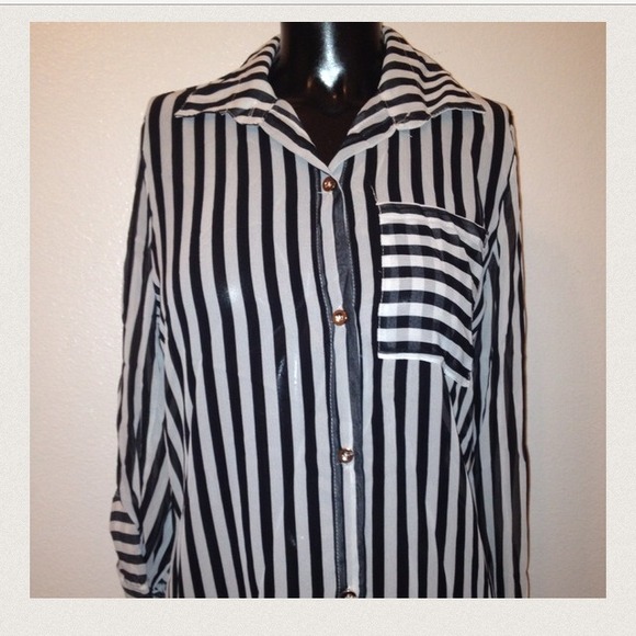 Sheer stripe blouse with convertible sleeves - Picture 2 of 4