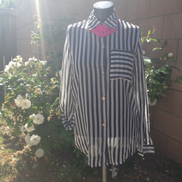 Sheer stripe blouse with convertible sleeves - Picture 4 of 4