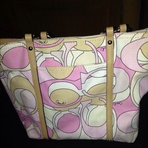 ***HOLD for roxygirl1***Coach summer bag