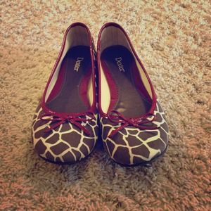 Giraffe print flats