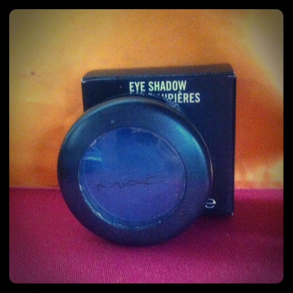 MAC - PRUSSIAN EYESHADOW