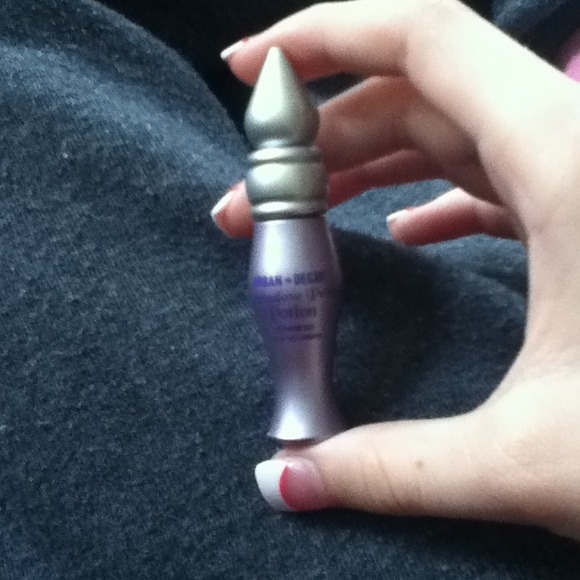 🚫ON HOLD🚫Urban decay eyeshadow primer potion