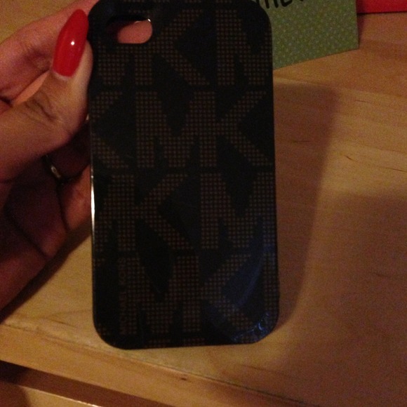 Sold!!!!!!!!!Michael kors iPhone 4S case