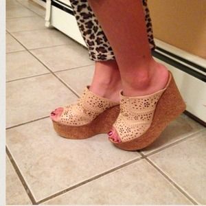 Tan High Wedges !