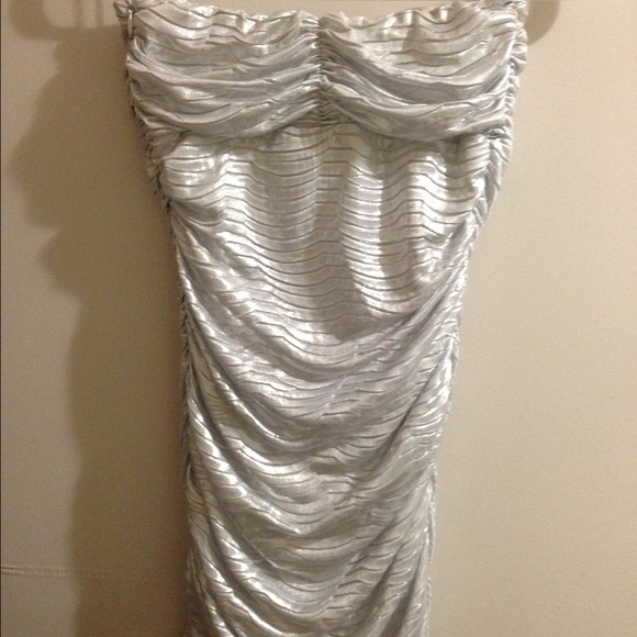 Metallic Ruched strapless Dress - Picture 2 of 2