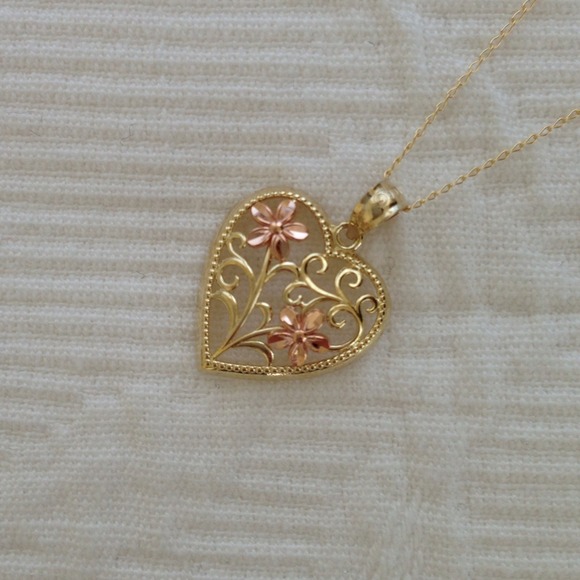 ❌Gifted to a friend❌Heart Pendant in 14kYellowGold - Picture 2 of 3