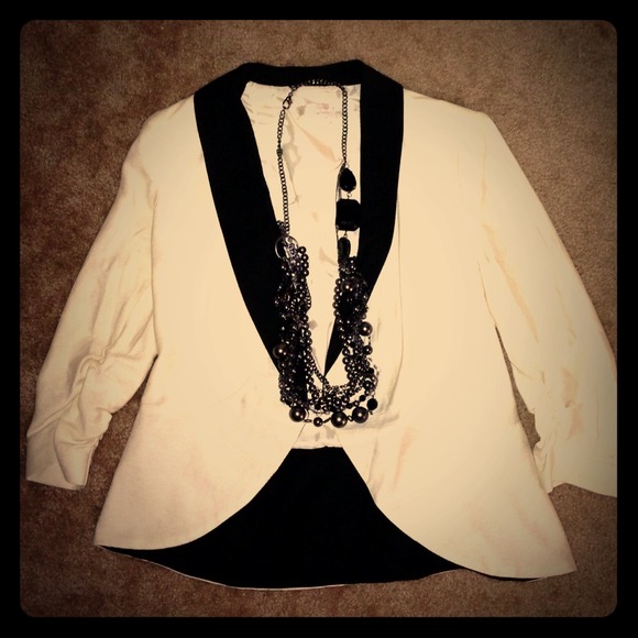 Lauren Conrad Jackets & Blazers - ❤❤SOLD in bundle❤❤Lauren Conrad black blazer