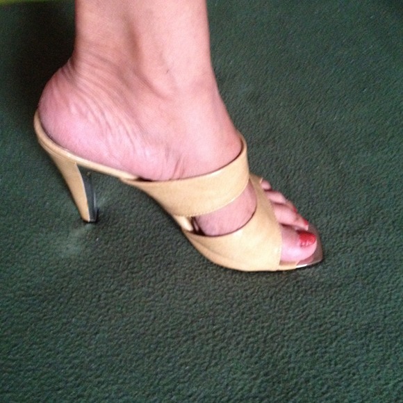 Shoes - Picture 4 of 4