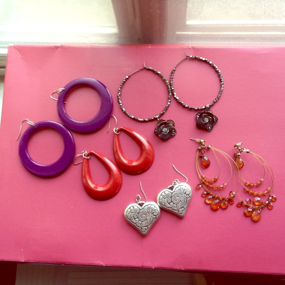 Earring bundle - Picture 1 of 1