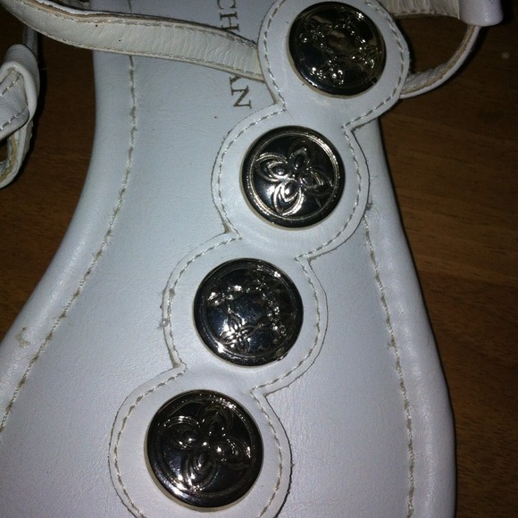 TRADED - Picture 2 of 3