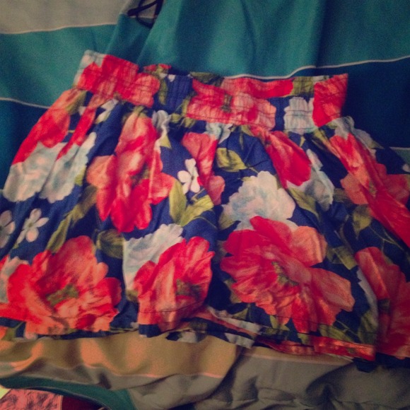 Hollister skirt