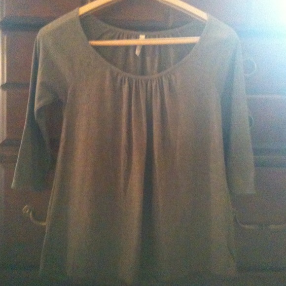 Gray Old Navy top
