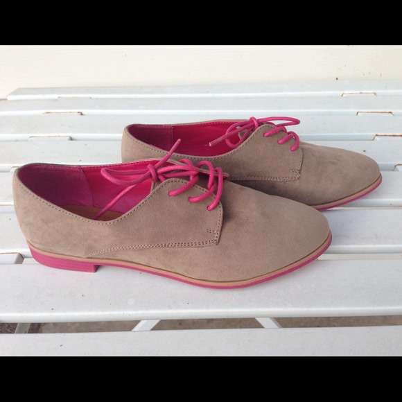 Mossimo Shoes - ❌RESERVED❌HOST PICK🎉Grey & pink trim Oxford flats