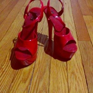 REDUCED. Red heels