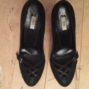 PRADA unique black pumps