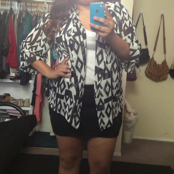 🚫SOLD Sheer black and white cover up