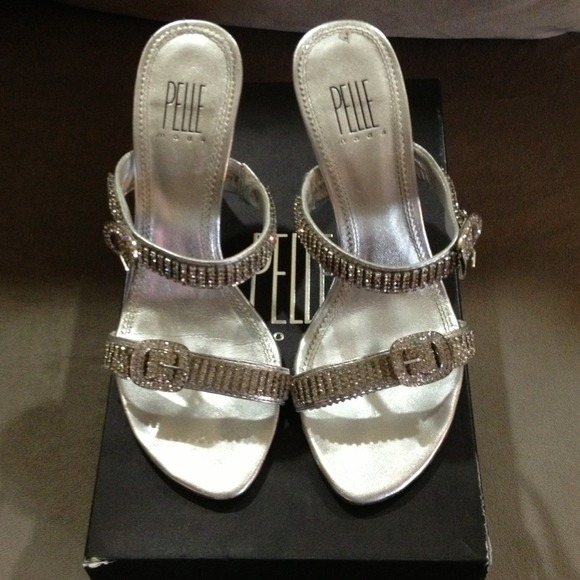 Pelle heels