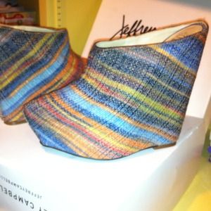 . PRICE REDUCED!!! Zag platform wedge