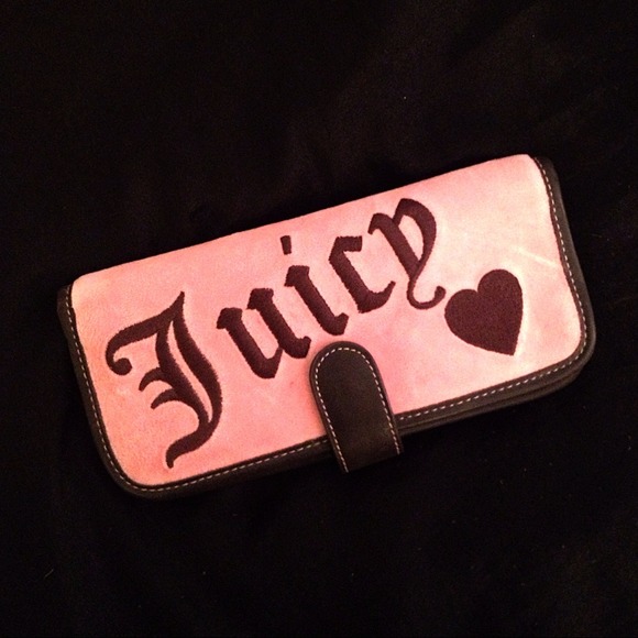 Juicy Couture Brush Set in Makeup Clutch