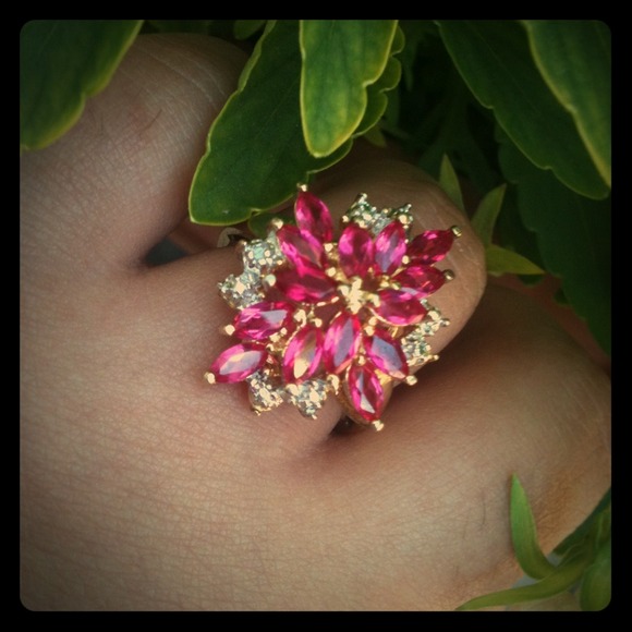 2.8 CTTW Created Ruby Starburst Ring Size 7