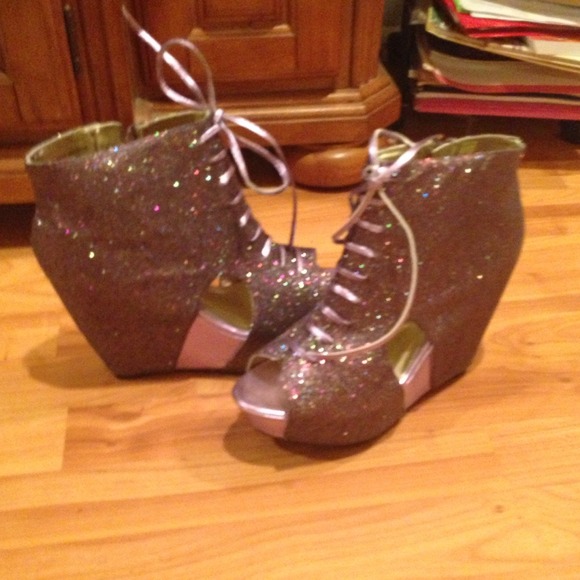 Glitter wedges