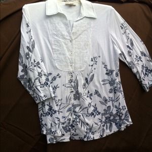 Coldwater Creek white with blue embroidery