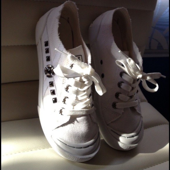White studded sneakers - Picture 2 of 3