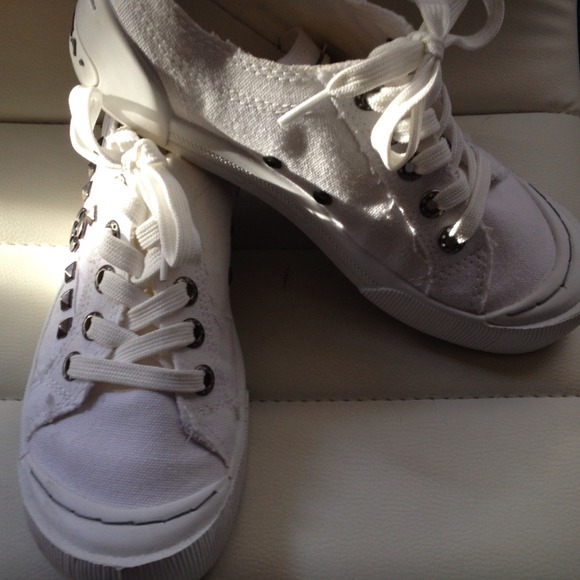 White studded sneakers - Picture 3 of 3
