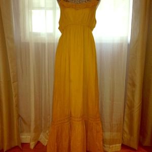 Maxi canarian yellow dress